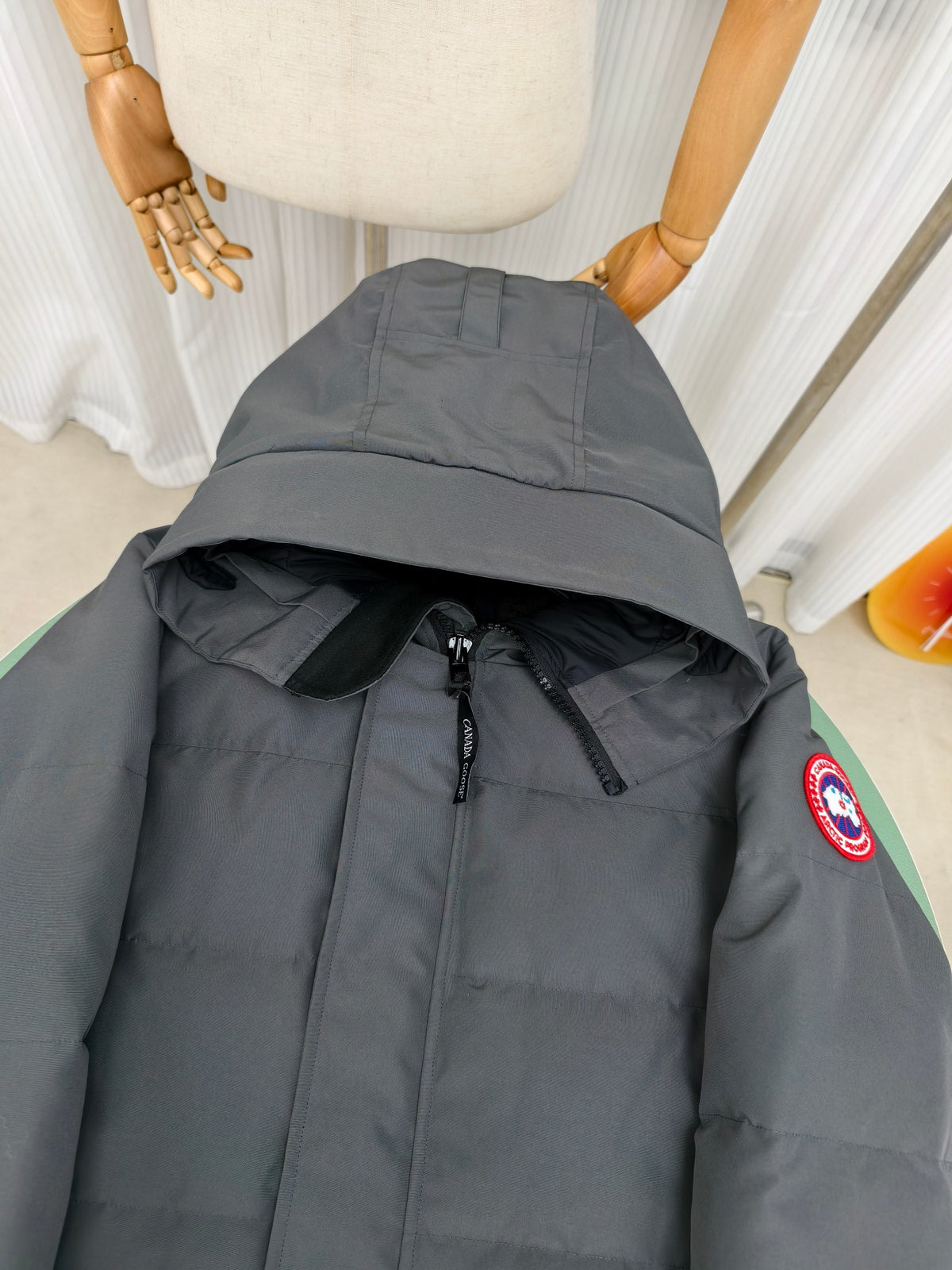 Canada Goose Wyndham Hooded Down Jacket — Graphite