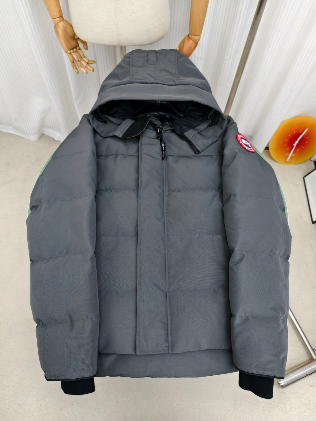 Canada Goose Wyndham Hooded Down Jacket — Graphite