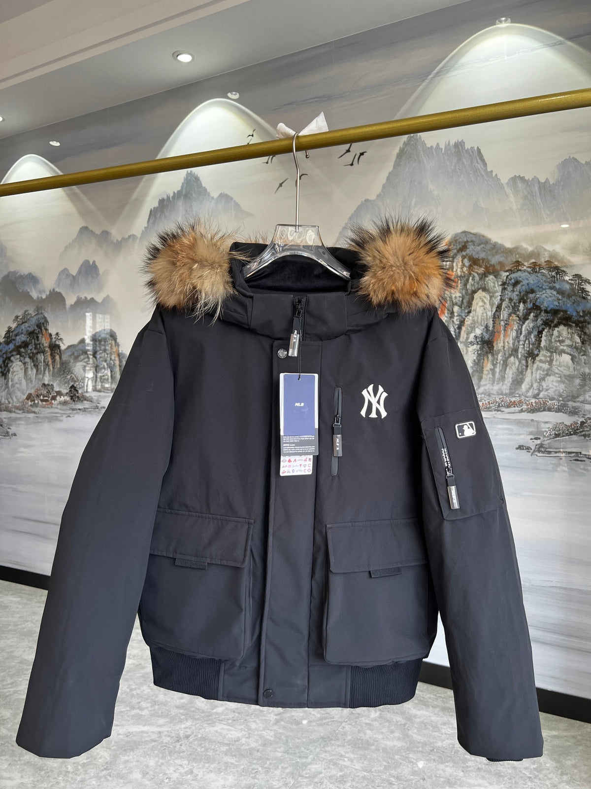 MLB NY Yankees Fur-Trim Hooded Down Bomber Jacket (Unisex)