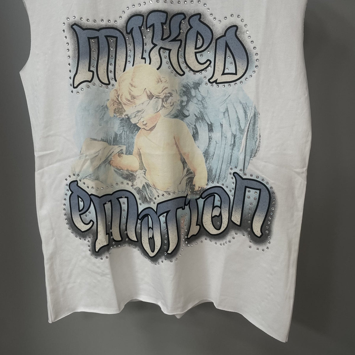 MIXED EMOTION Angel Graphic Sleeveless T-Shirt