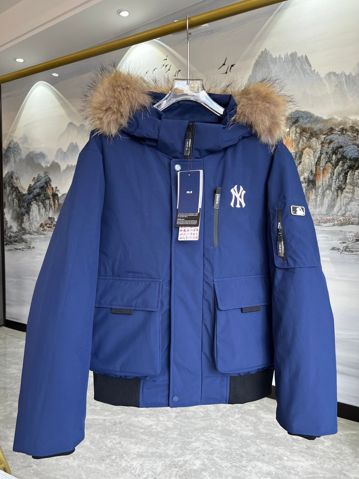 MLB NY Yankees Fur-Trim Hooded Down Bomber Jacket (Unisex)