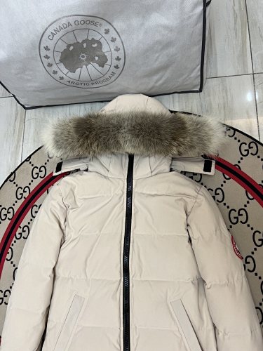 Canada Goose Women's Down Parka