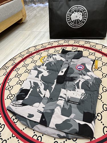 Canada Goose Camo Freestyle Crew Down Vest