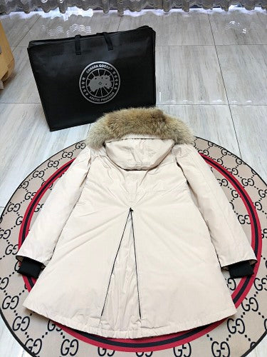 Canada Goose Women's Down Parka – White