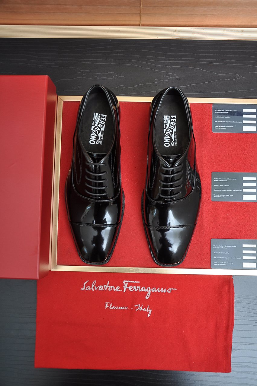 Salvatore Ferragamo Black Cap-Toe Lace-Up Dress Shoes