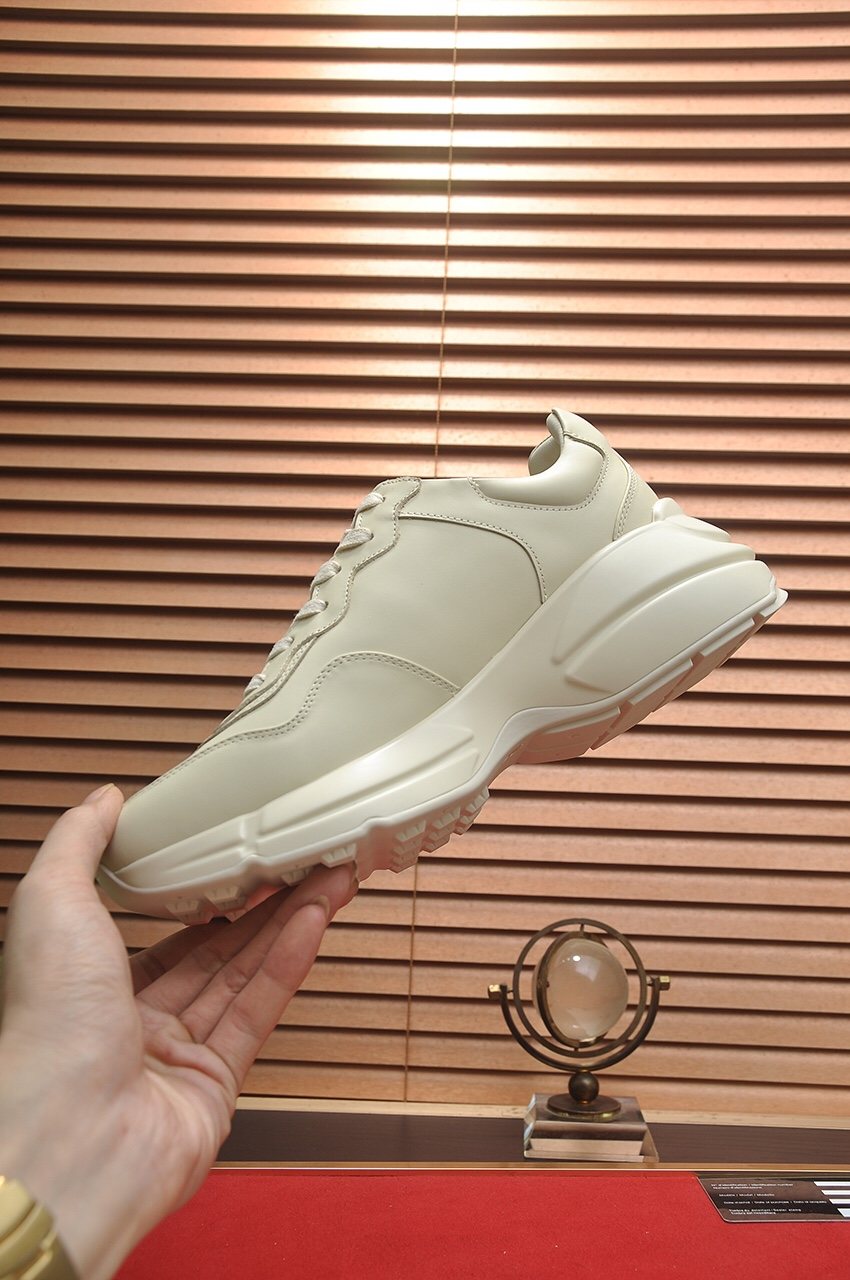 Gucci Cream White Navy Logo Low-Top Sneakers