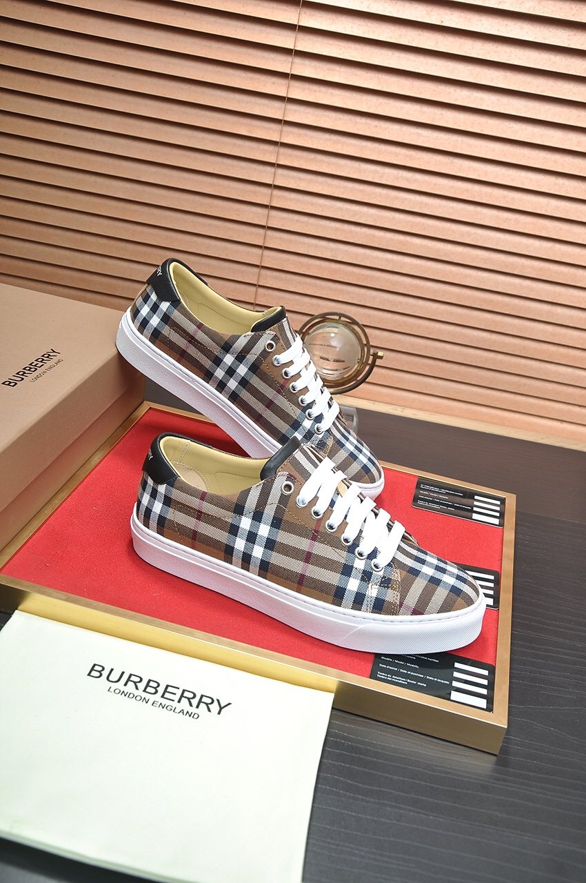 Burberry Beige Plaid Low-Top Sneakers - White Laces And Rubber Sole