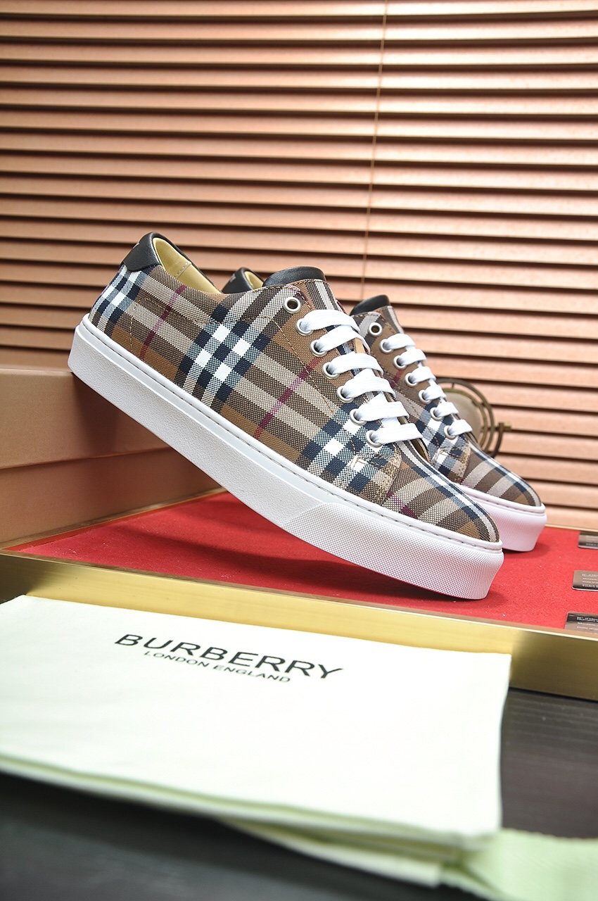 Burberry Beige Plaid Low-Top Sneakers - White Laces And Rubber Sole