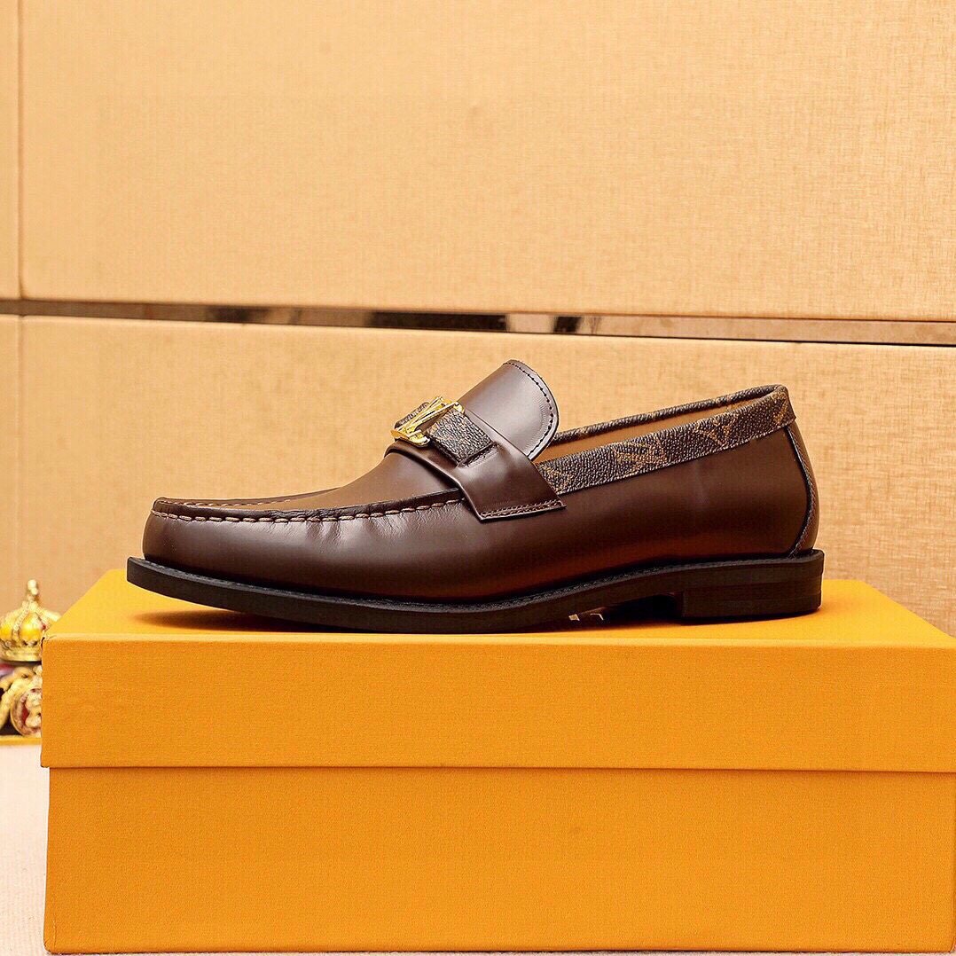 Louis Vuitton Moc-Toe Hardware Loafers