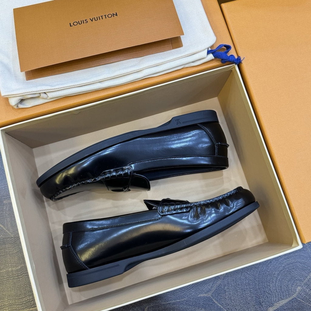 Louis Vuitton Men's Croisette Black Loafers